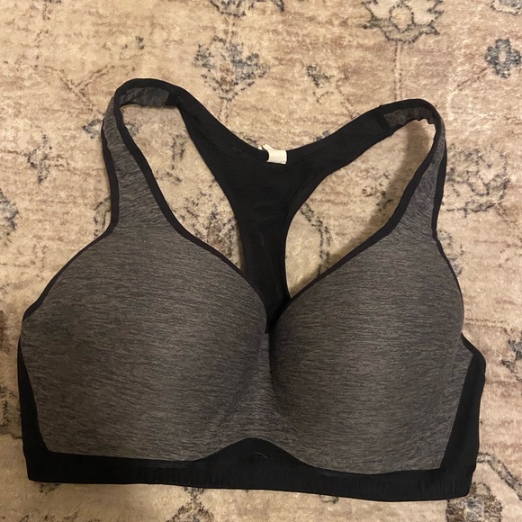 Under Armour Other - Women’s Under Armor Sports Bra 36D